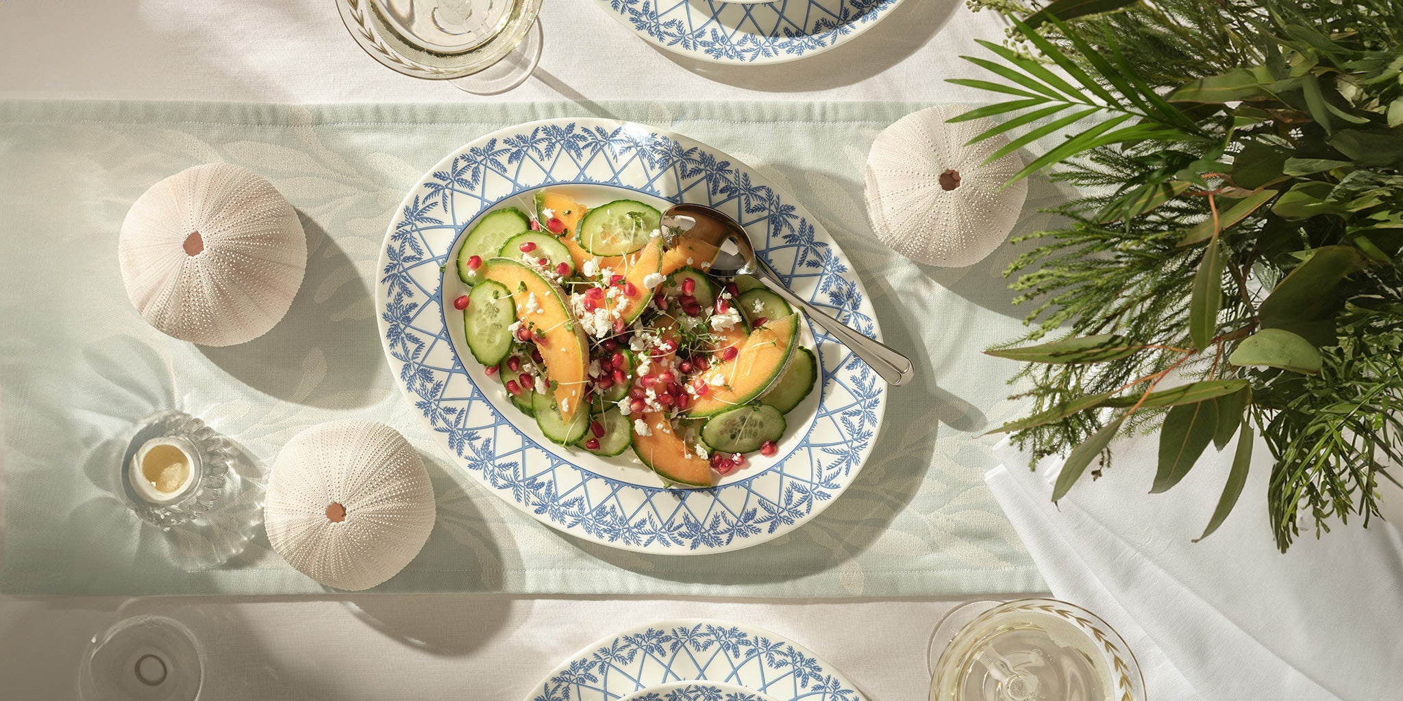 Exquisite fine bone china serving dishes, platters and bowls to complement the dinner service sets.