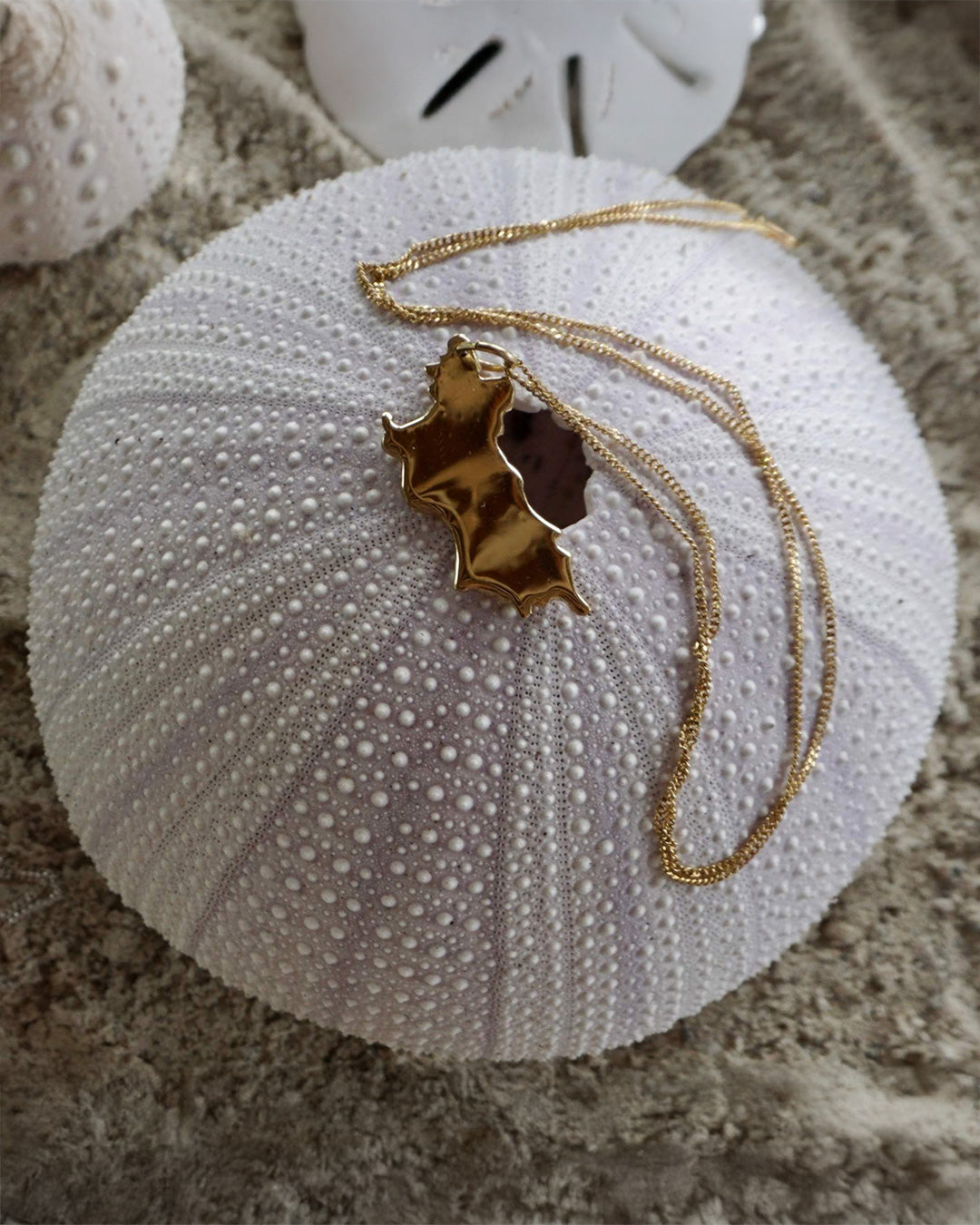 Solid 18k gold Mustique Island pendant and chain, luxury British jewellery made in England