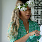 Elevate your wedding look with a pure gold necklace of Mustique island.