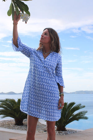 Holiday life Women's linen beach dress with gathered sleeves in navy blue Striped Shell print
