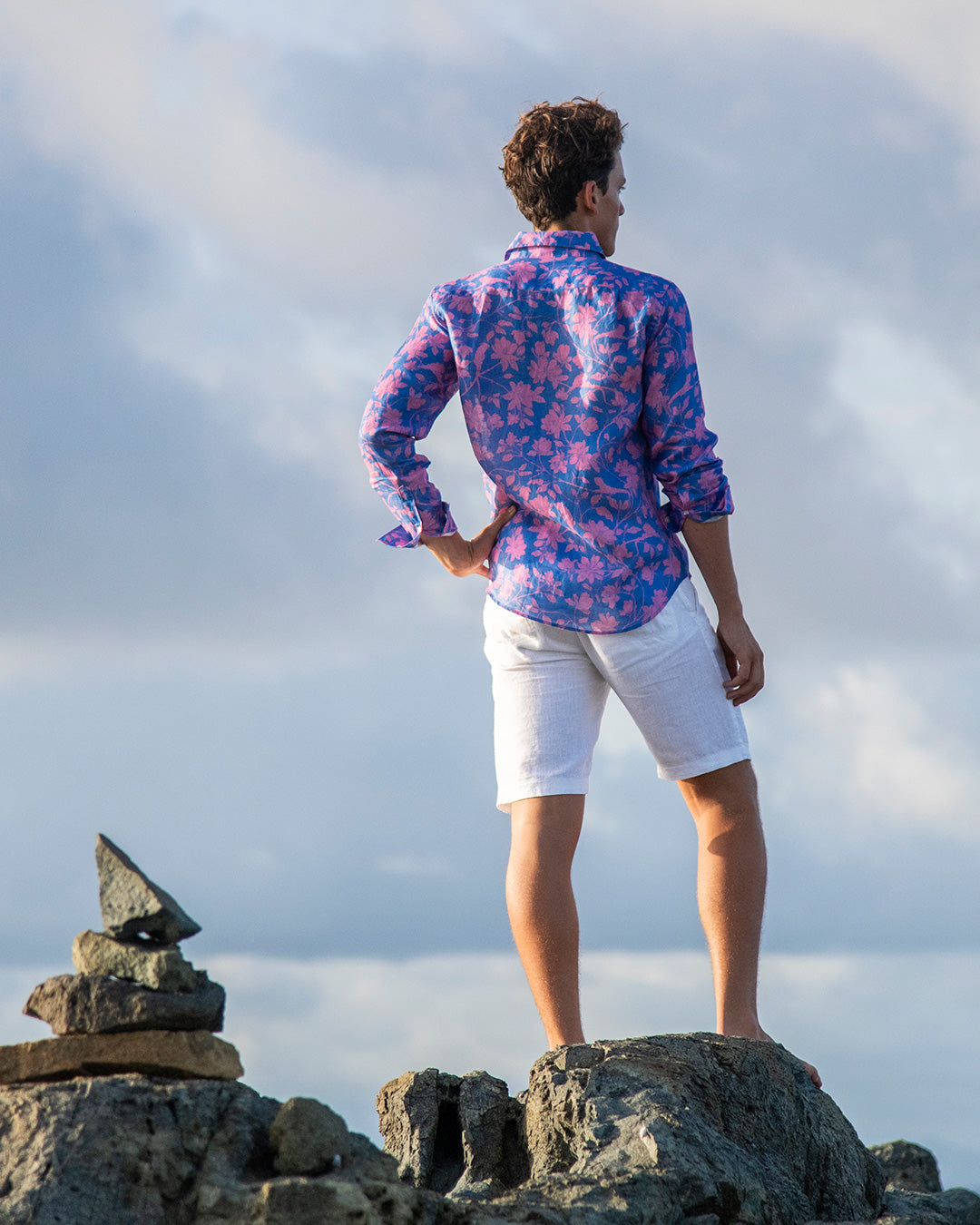 Luxury men’s Iguana Blue & Pink linen shirt and white shorts, European cut, breathable and pre-washed for comfort.