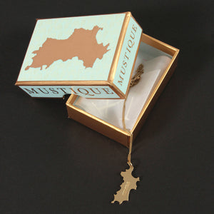 18K Gold Mini Mustique Island Pendant & Chain - Lotty B Gift Box